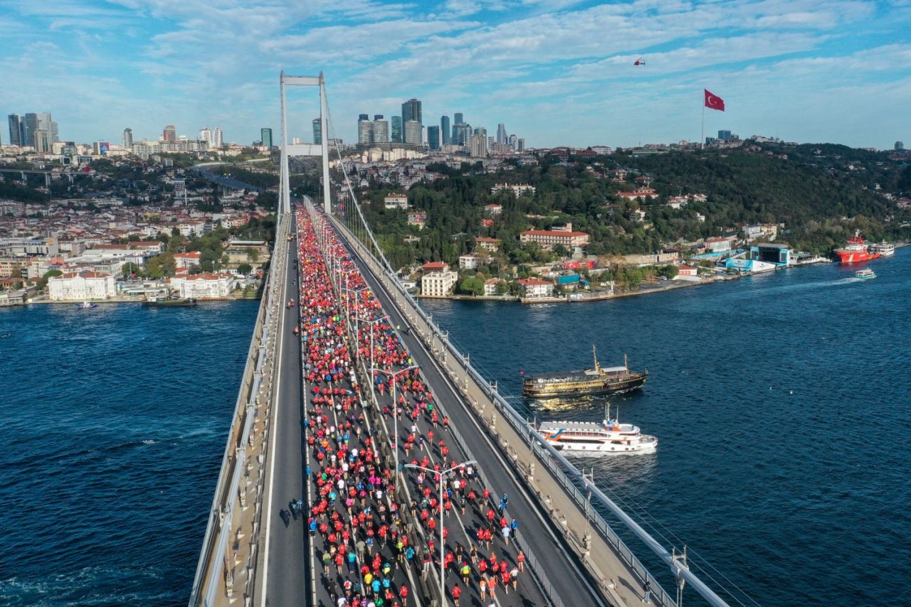 45. İstanbul Maratonu başladı: Dünyanın kıtalararası koşulan tek maratonu 14
