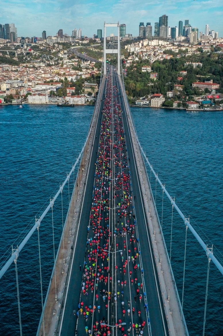 45. İstanbul Maratonu başladı: Dünyanın kıtalararası koşulan tek maratonu 17