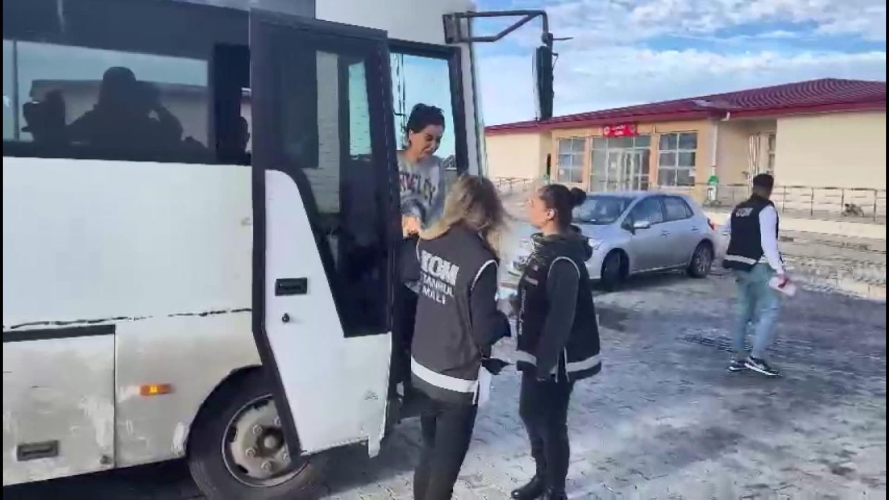 Tüm Türkiye tutuklanmasını konuşuyor! Dilan Polat ağlayarak cezaevine girdi 4