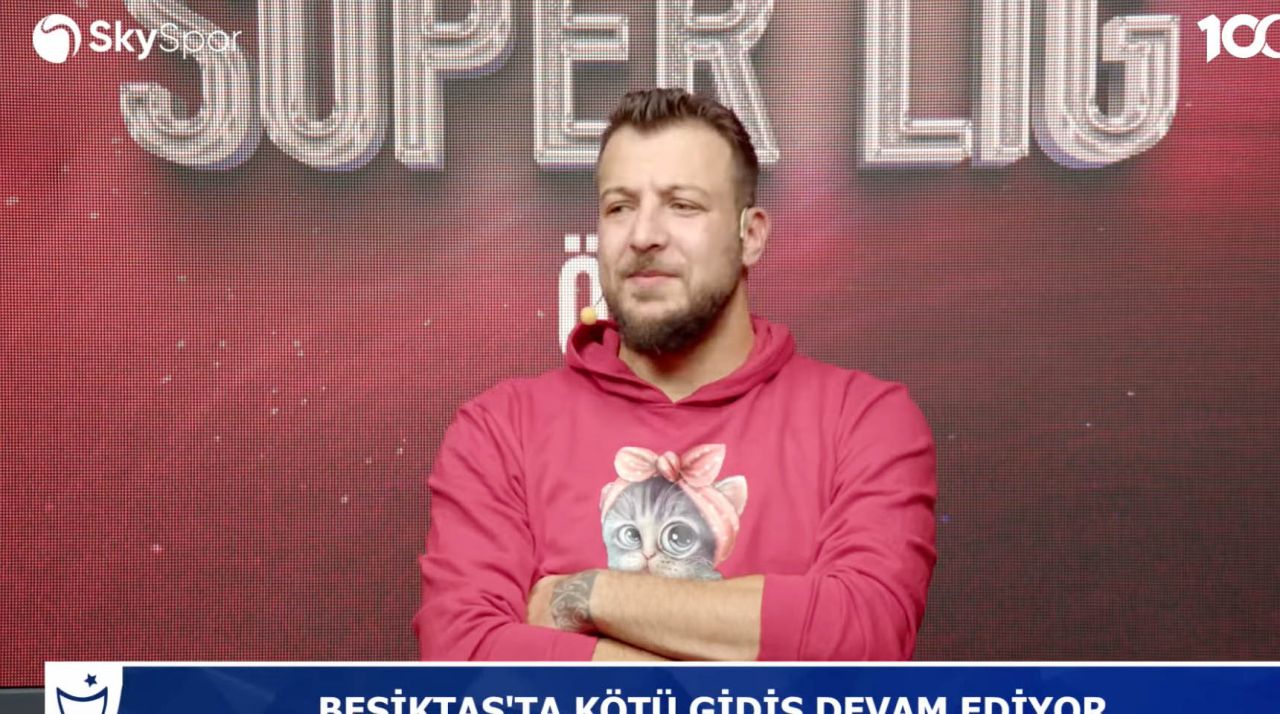 "Beşiktaş'ta bunu görünce taraftar sahaya inmiş sandım! Eğer iyi çalışmazsan, habeş maymunu gibi sağa sola bakarsın" 3