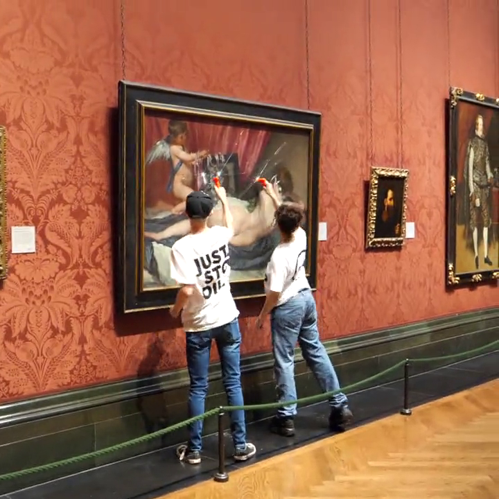 İngiltere'de iklim aktivistleri National Gallery'de sergilenen tablonun koruyucu camını kırdı 2