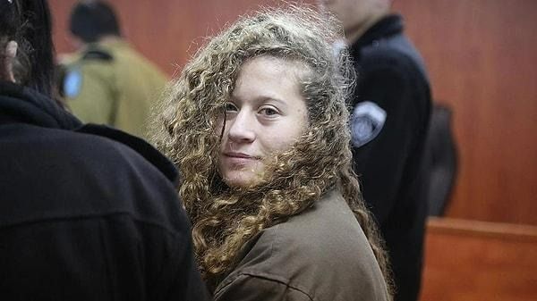 İsrail'in gözaltına aldığı Filistinli "cesur kız" Ahid Temimi'nin annesi konuştu 4