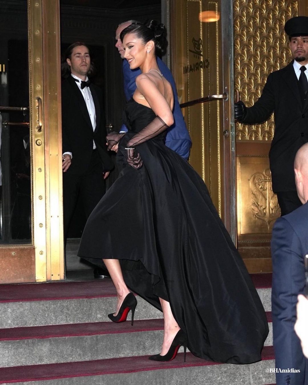 İsrail'in Gazze'deki katliamına sessiz kalmayan Filistinli model Bella Hadid'e Fransa'dan ambargo! 7