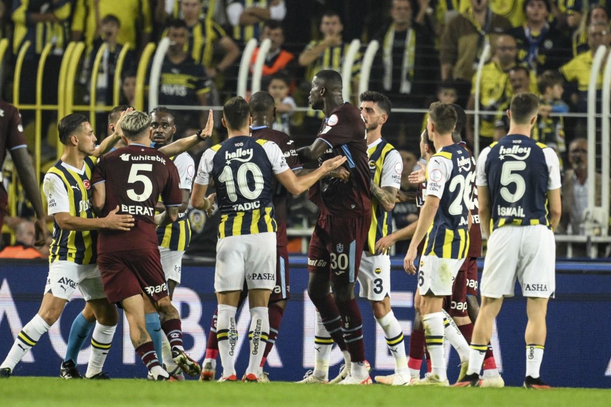 Ortalık karışacak: Mete Kalkavan düdüğü asıyor! Fenerbahçe - Trabzonspor maçı sonu oldu... 4
