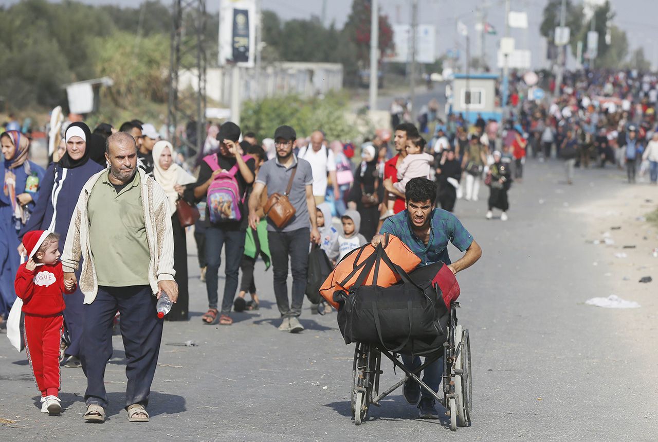 Filistinliler, Gazze Şeridi'nin orta ve güney kesimlerindeki bölgelere göçü devam ediyor 5