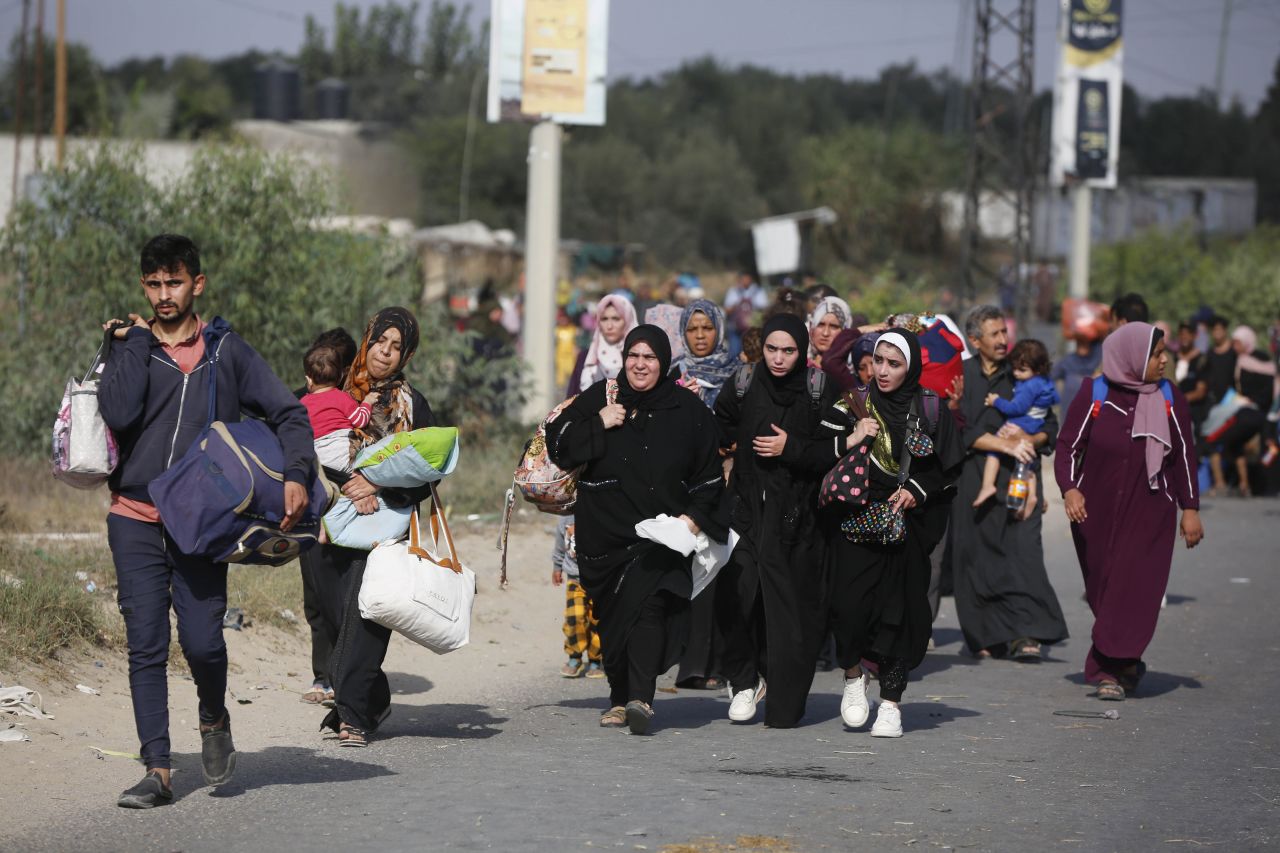 Filistinliler, Gazze Şeridi'nin orta ve güney kesimlerindeki bölgelere göçü devam ediyor 6