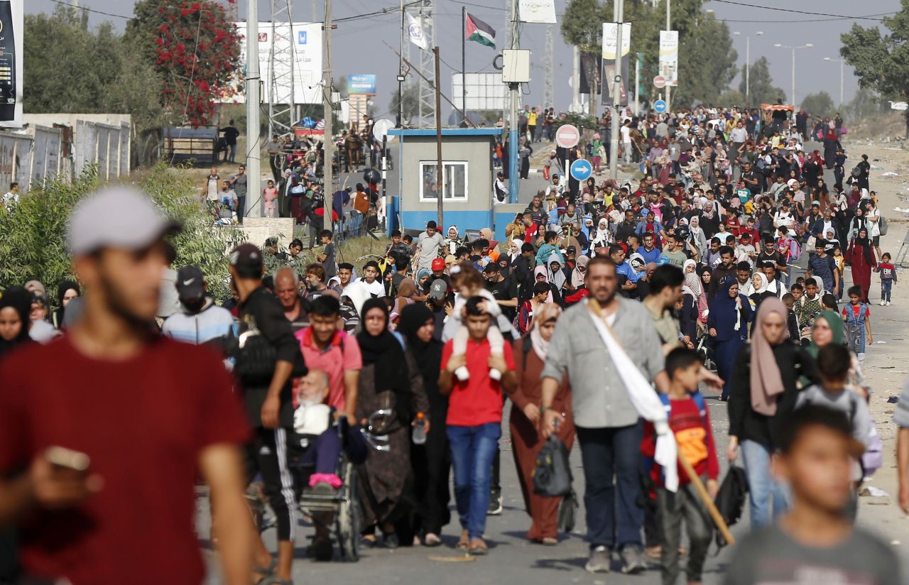 Filistinliler, Gazze Şeridi'nin orta ve güney kesimlerindeki bölgelere göçü devam ediyor 10