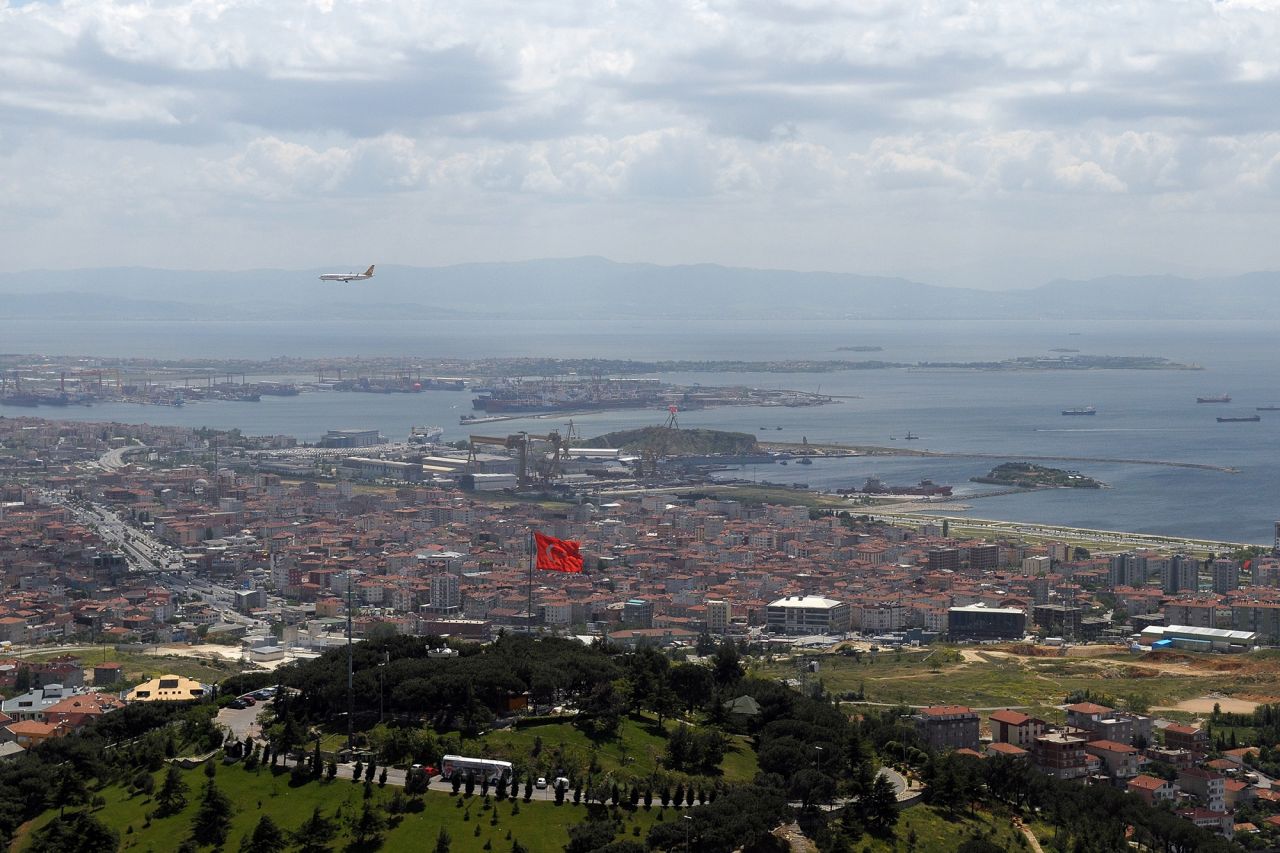 Türkiye'nin en kalabalık ilçeleri açıklandı! O ilçe tam 57 ili solladı... 1