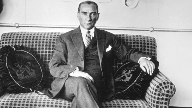 Atatürk'ün hayata veda edişinin 85. yıl dönümü... Binlerce vatandaş Dolmabahçe Sarayı'na akın etti... 8