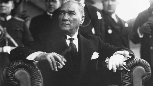 Atatürk'ün hayata veda edişinin 85. yıl dönümü... Binlerce vatandaş Dolmabahçe Sarayı'na akın etti... 11
