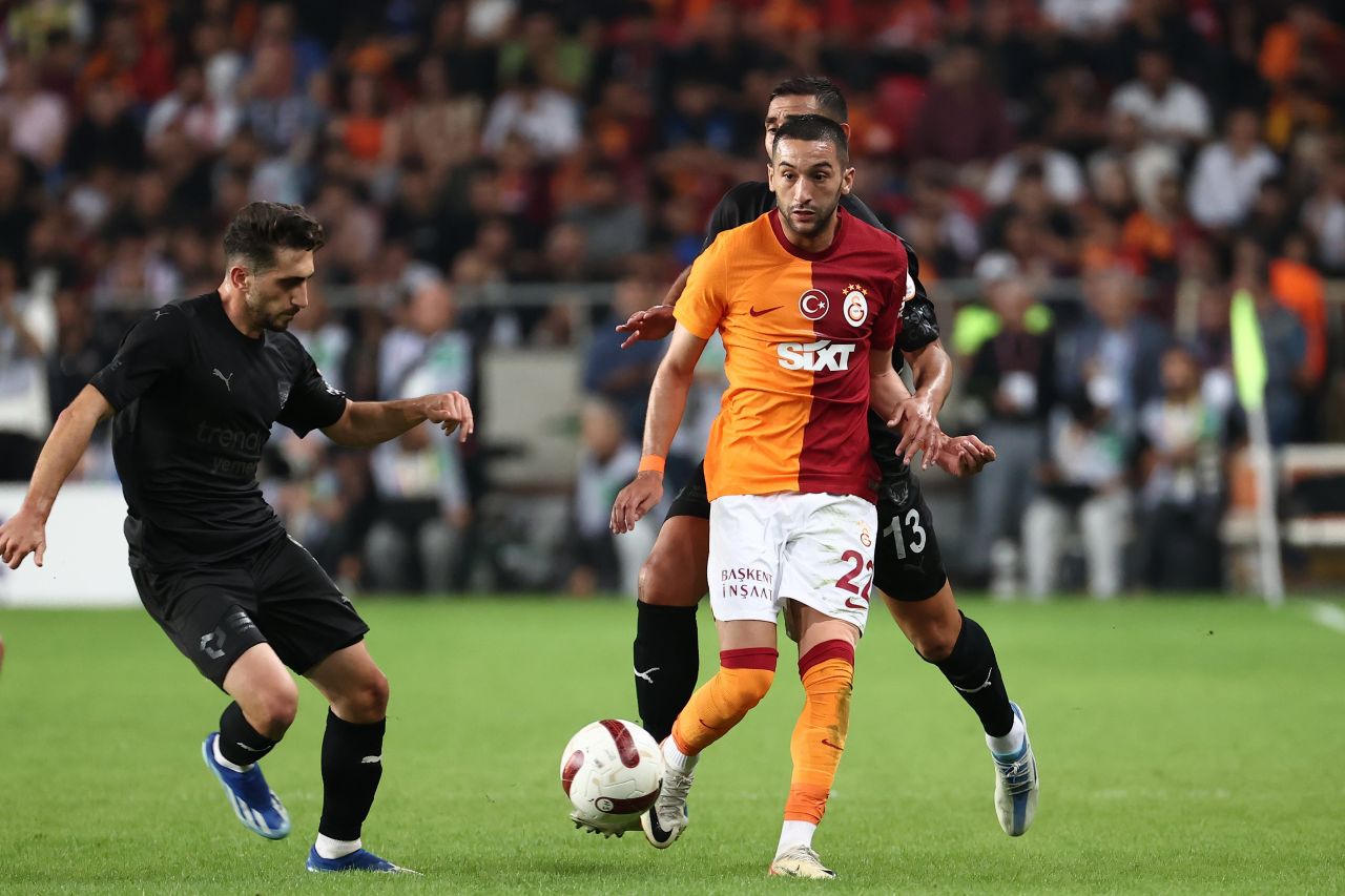 “Okan Buruk inanılmaz bir akıl tutulması yaşıyor! Bazı oyuncuları oynatmakta inat ediyor, bırak artık bu inadını!” 5