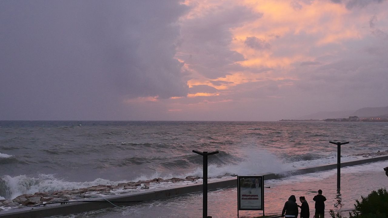 Meteoroloji ve iki valilikten peş peşe uyarı! Sağanak kuvvetli geliyor! İşte hava durumu tahminleri! 7