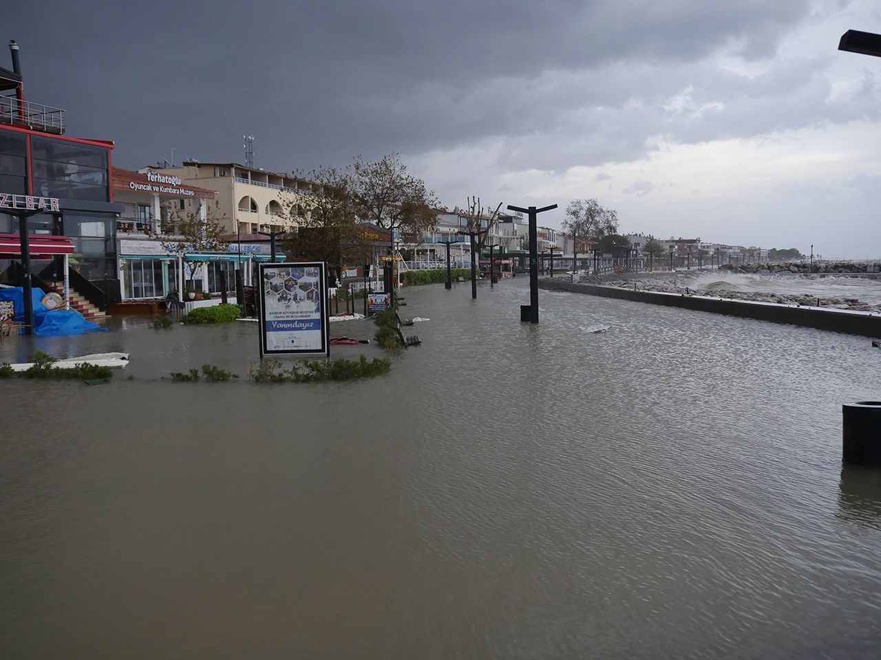 Meteoroloji ve iki valilikten peş peşe uyarı! Sağanak kuvvetli geliyor! İşte hava durumu tahminleri! 8