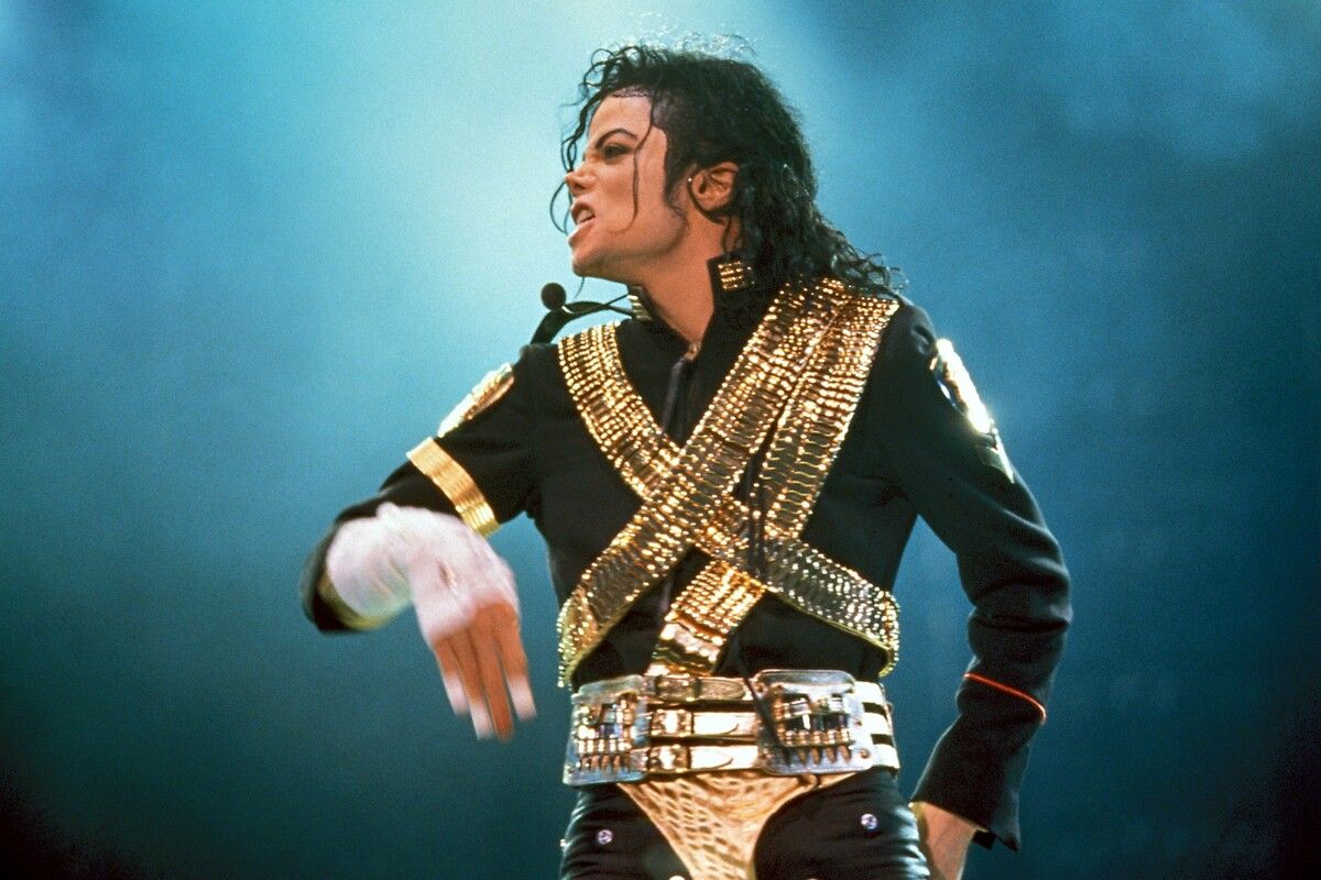 Michael Jackson’ın ikonik deri ceketi rekor fiyata satıldı 2