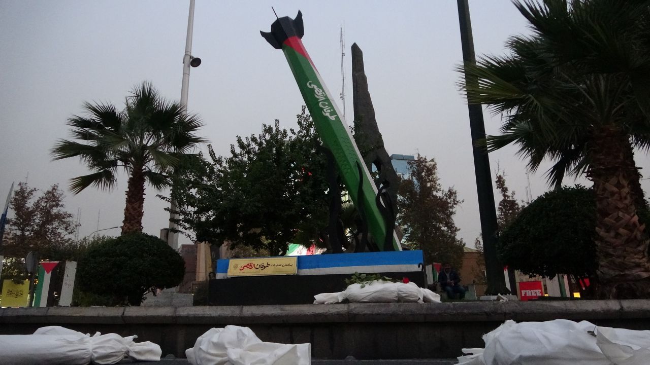 İran'da Gazzeli çocukların sembolik cenazeleri Filistin Meydanı'na dizildi! Tüyleri diken diken eden o etkinlik! 6
