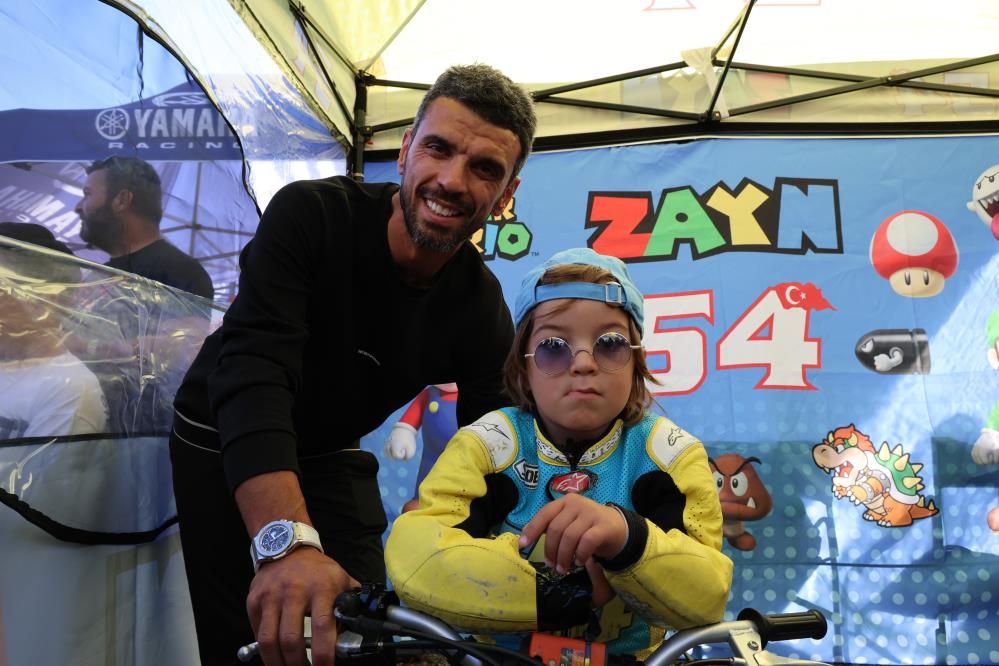 Babasının izinden gidiyor...Kenan Sofuoğlu'nun minik oğlu Zayn Sofuoğlu'nun ilk galibiyeti! 9