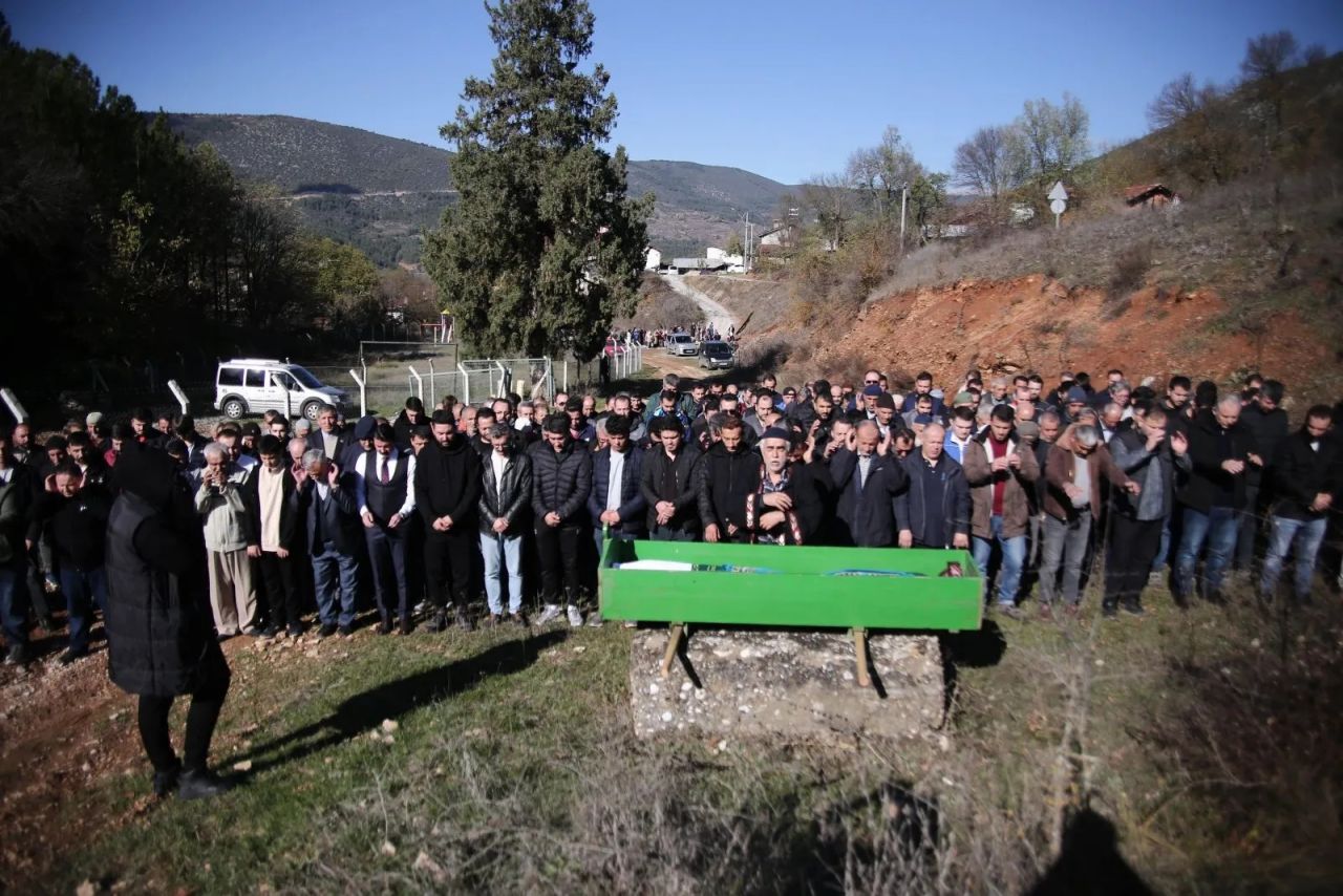 5 yaşındaki Deniz dişi çekildikten sonra hayatını kaybetti! Acılı anne korkunç detayı anlattı... 7