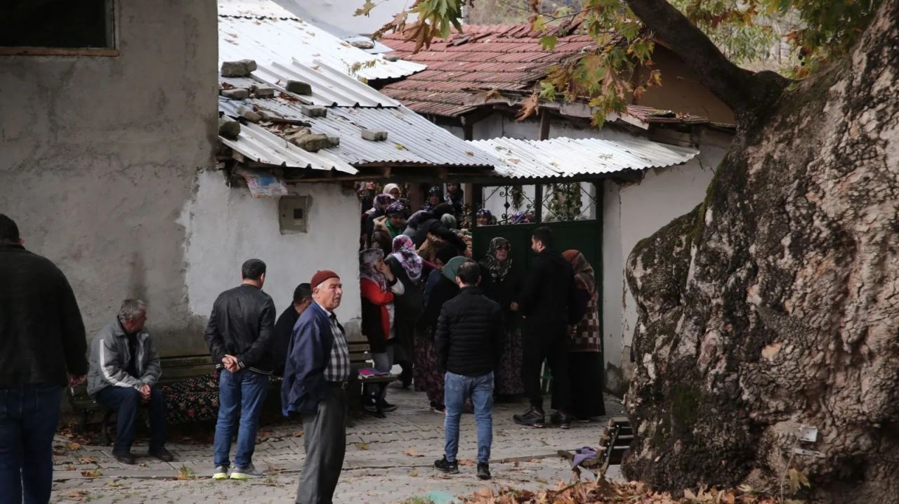 5 yaşındaki Deniz dişi çekildikten sonra hayatını kaybetti! Acılı anne korkunç detayı anlattı... 12