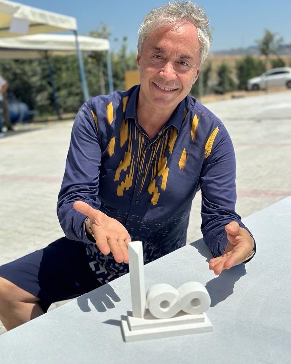Sanatçı Metin Uca'dan hayranlarını üzen haber! Entübe edildi 7