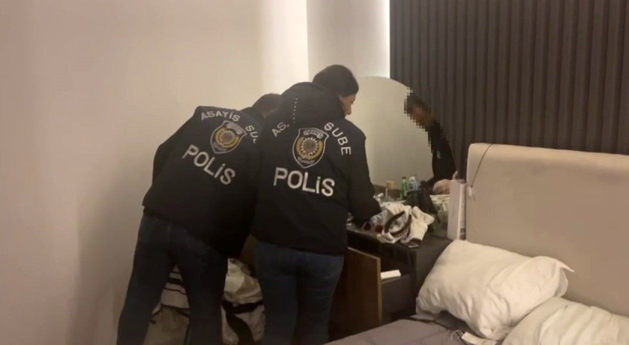 Tutuklama talebiyle mahkemeye sevk edilmişlerdi! Nihal Candan Bahar Candan tutuklandı! Bahar Candan Nihal Candan karar sonrası hüngür hüngür ağladı 5