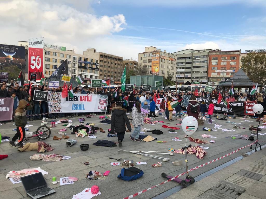Ankara'da çocuklar bebek katili İsrail'i protesto etti! Gazzeli çocukların temsili eşyaları yürek burktu... 4