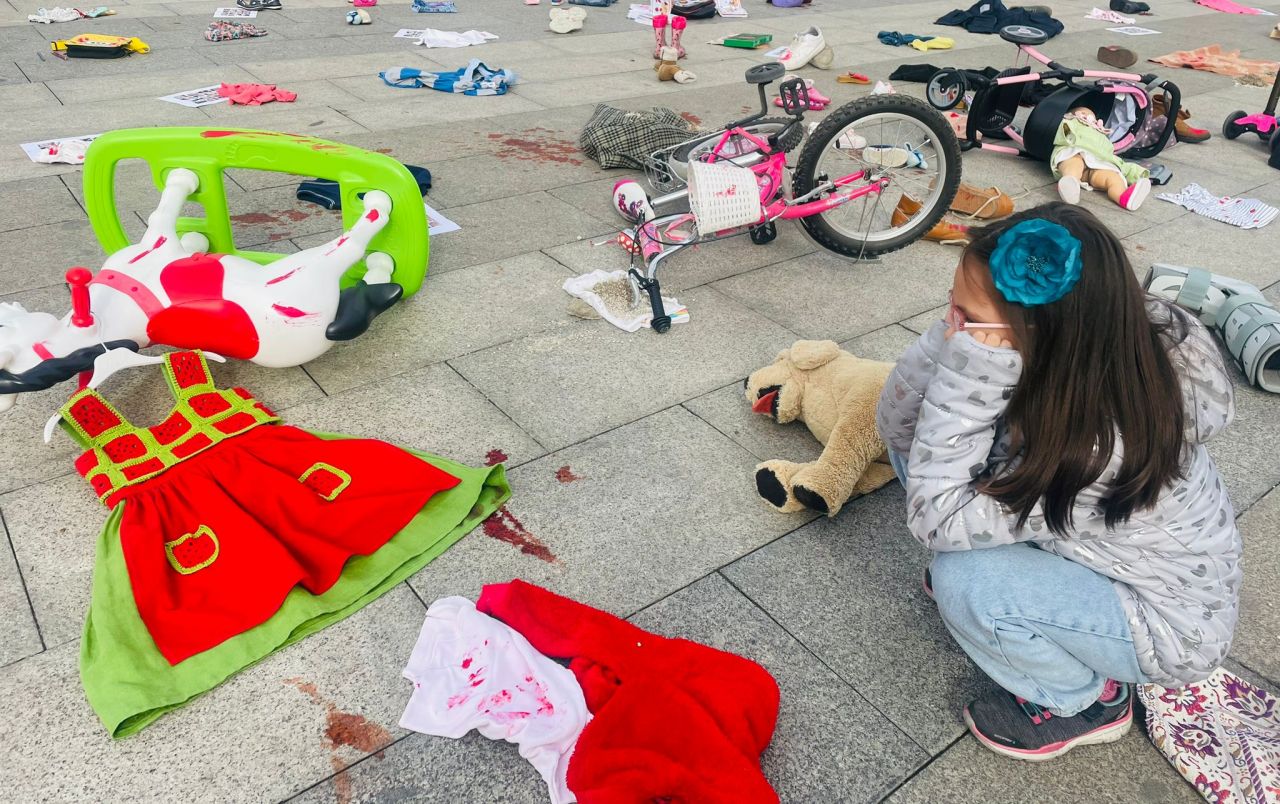 Ankara'da çocuklar bebek katili İsrail'i protesto etti! Gazzeli çocukların temsili eşyaları yürek burktu... 6