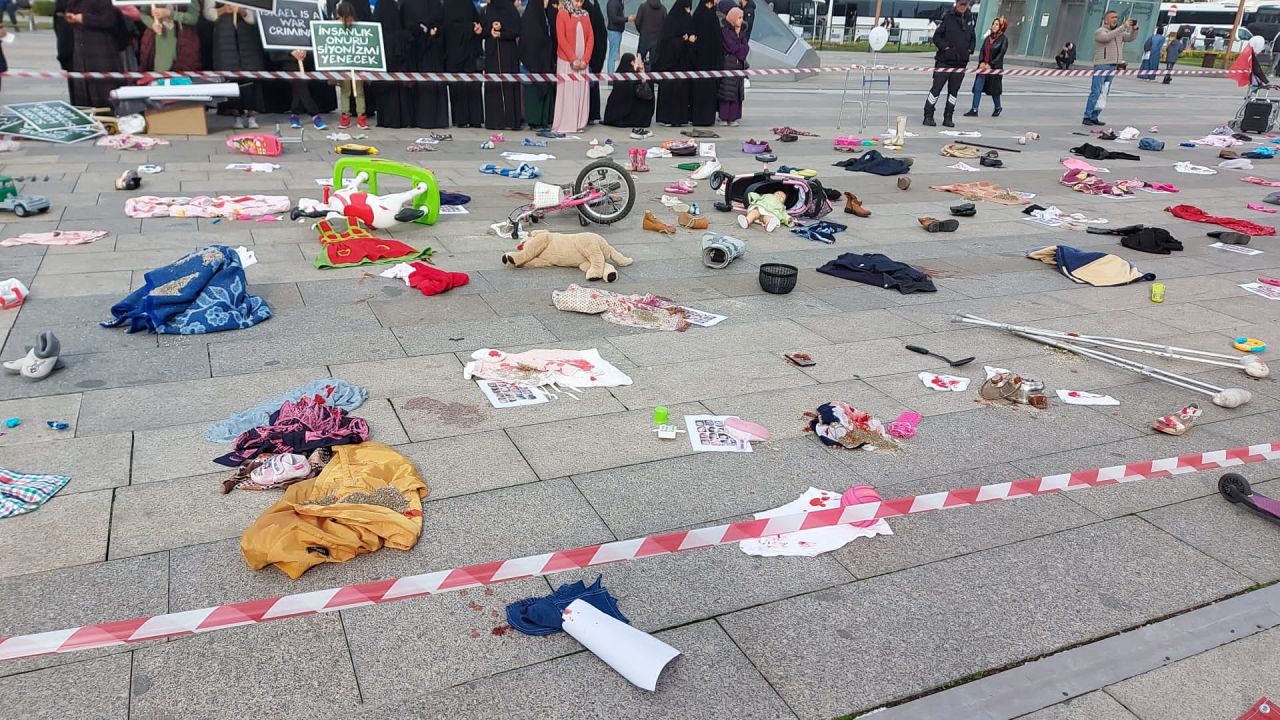 Ankara'da çocuklar bebek katili İsrail'i protesto etti! Gazzeli çocukların temsili eşyaları yürek burktu... 7