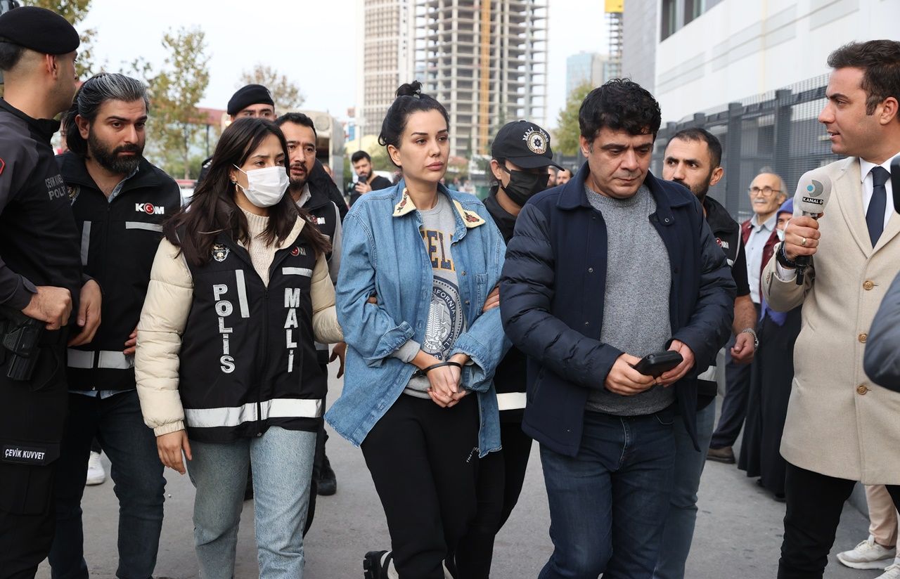 Dilan-Engin Polat ve Bahar-Nihal Candan kardeşler tutuklanmıştı...Deniz Akkaya'dan fenomenlere düzenlenen operasyonlar hakkında açıklama! 7