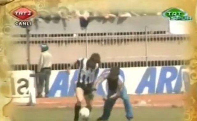 Fenerbahçe - Beşiktaş maçında atılan gol ortalığı ayağa kaldırdı! Hakemin kararı sosyal medyayı ikiye böldü, akıllara Metin Tekin geldi 6