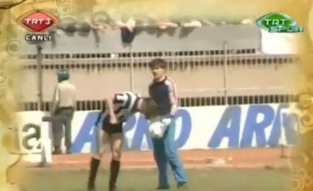 Fenerbahçe - Beşiktaş maçında atılan gol ortalığı ayağa kaldırdı! Hakemin kararı sosyal medyayı ikiye böldü, akıllara Metin Tekin geldi 7
