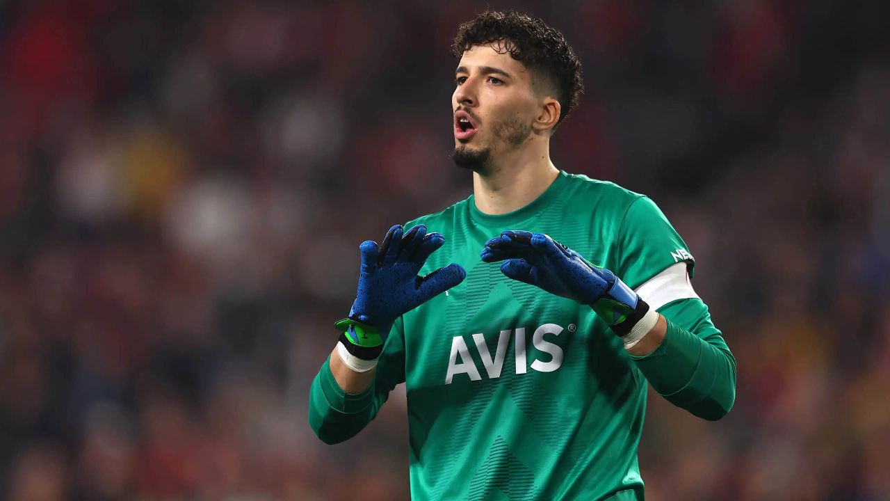 Altay Bayındır Türkiye’ye geri dönüyor! Galatasaray sürprizi Fenerbahçelileri çılgına çevirecek: Açıklama yapmıştı… 8