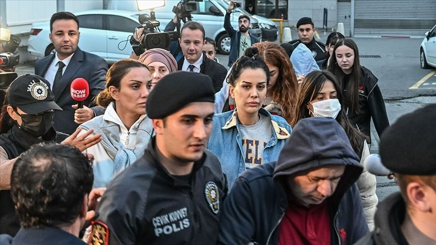 Dilan Polat'ın ablası Sıla Doğu  ev sahibini de mağdur etti! Sıla Doğu'nun kirasını ödemediği ortaya çıktı! 13