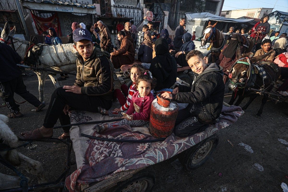 Ateşkes sonrası binlerce Filistinli dönüş yolunda: İşte Gazze'den ilk fotoğraflar... 2
