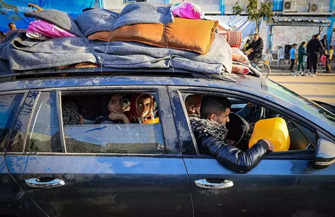 Ateşkes sonrası binlerce Filistinli dönüş yolunda: İşte Gazze'den ilk fotoğraflar... 5