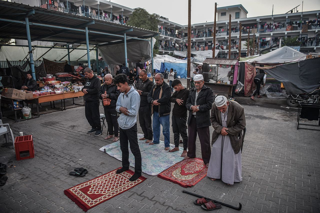 İsrail'den rezil bildiri: "Ateşkes geçicidir" Çatışmalara insani aranın verildiği Gazze'de günlük yaşam 17