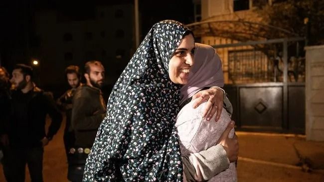 43 yıl İsrail zulmünü yaşadı! Filistinli kadın anlattı: "Biz her şeye rağmen başımızı dik tutuyoruz" 8