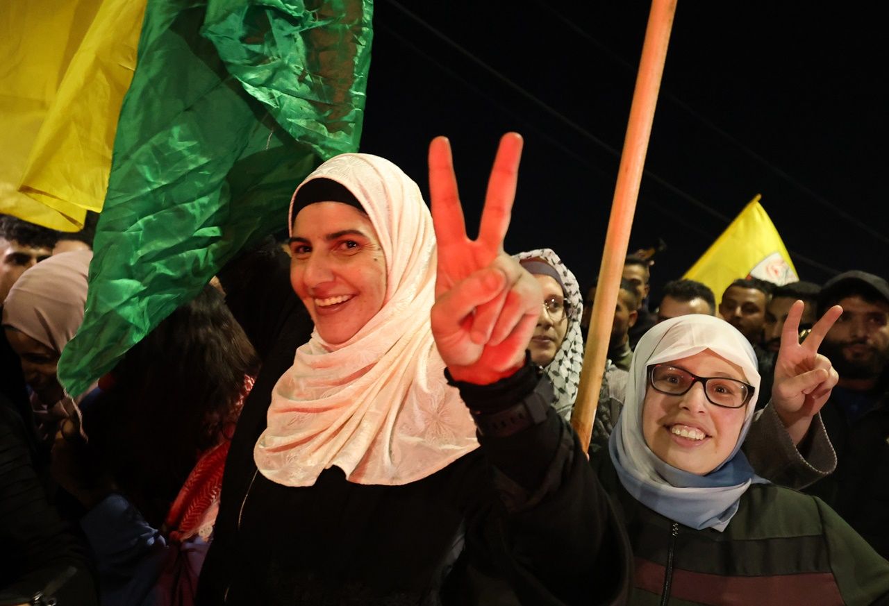 Hamas, İsrailli rehineleri serbest bıraktığı anların görüntüsünü paylaştı! Esir takası devam edecek 4