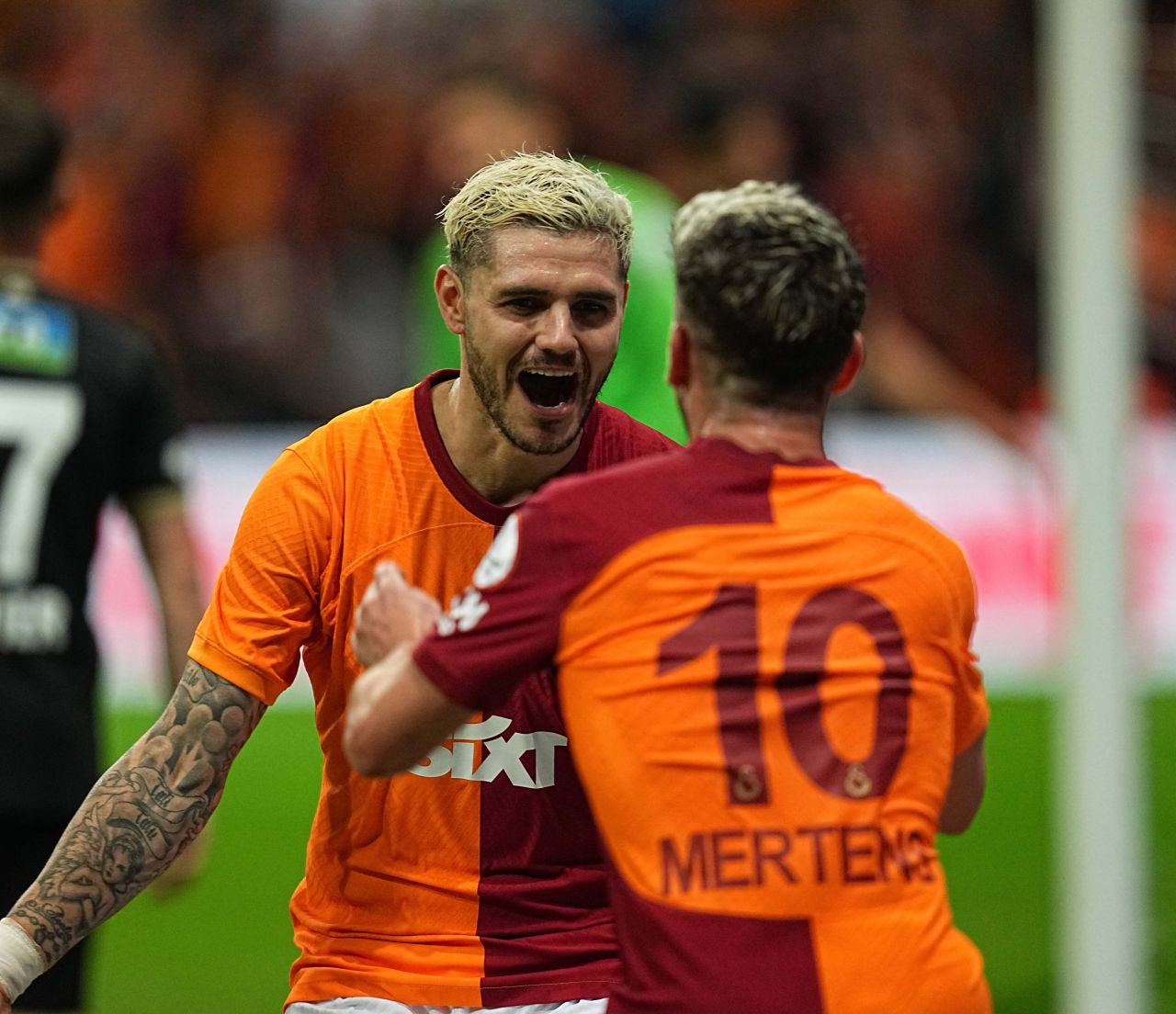 Canlı yayında şok sözler: "Kerem Aktürkoğlu'nun olmaması Galatasaray'ı yükseltti! Hadi oynat Manchester United maçında da görelim" 6