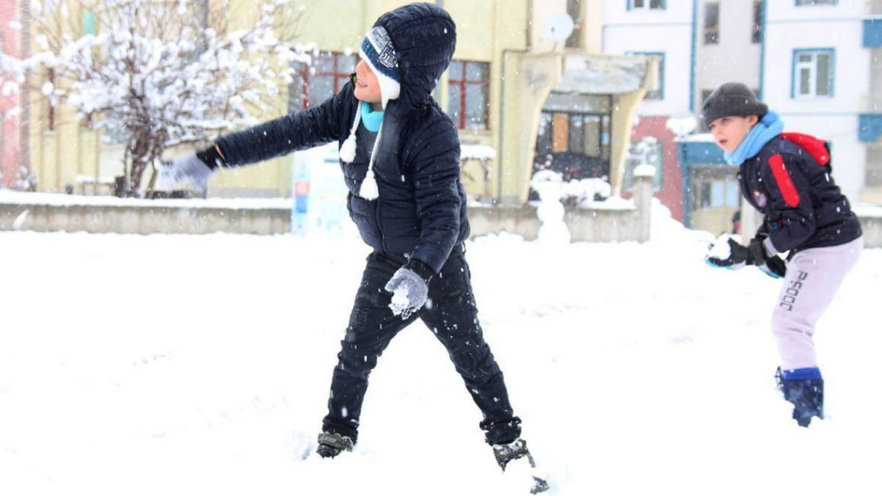 Öğrenci ve veliler dikkat! Eğitime olumsuz hava engeli... Meteoroloji'nin uyarısı sonrası Hatay, Erzurum ve Zonguldak Valiliği'nden açıklama! 1