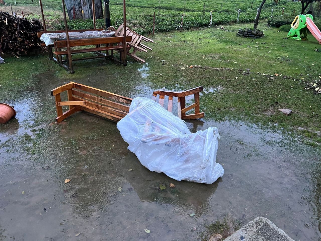 Rize'de fırtına: Dalgalar Karadeniz Sahil Yolu’na ulaştı 4