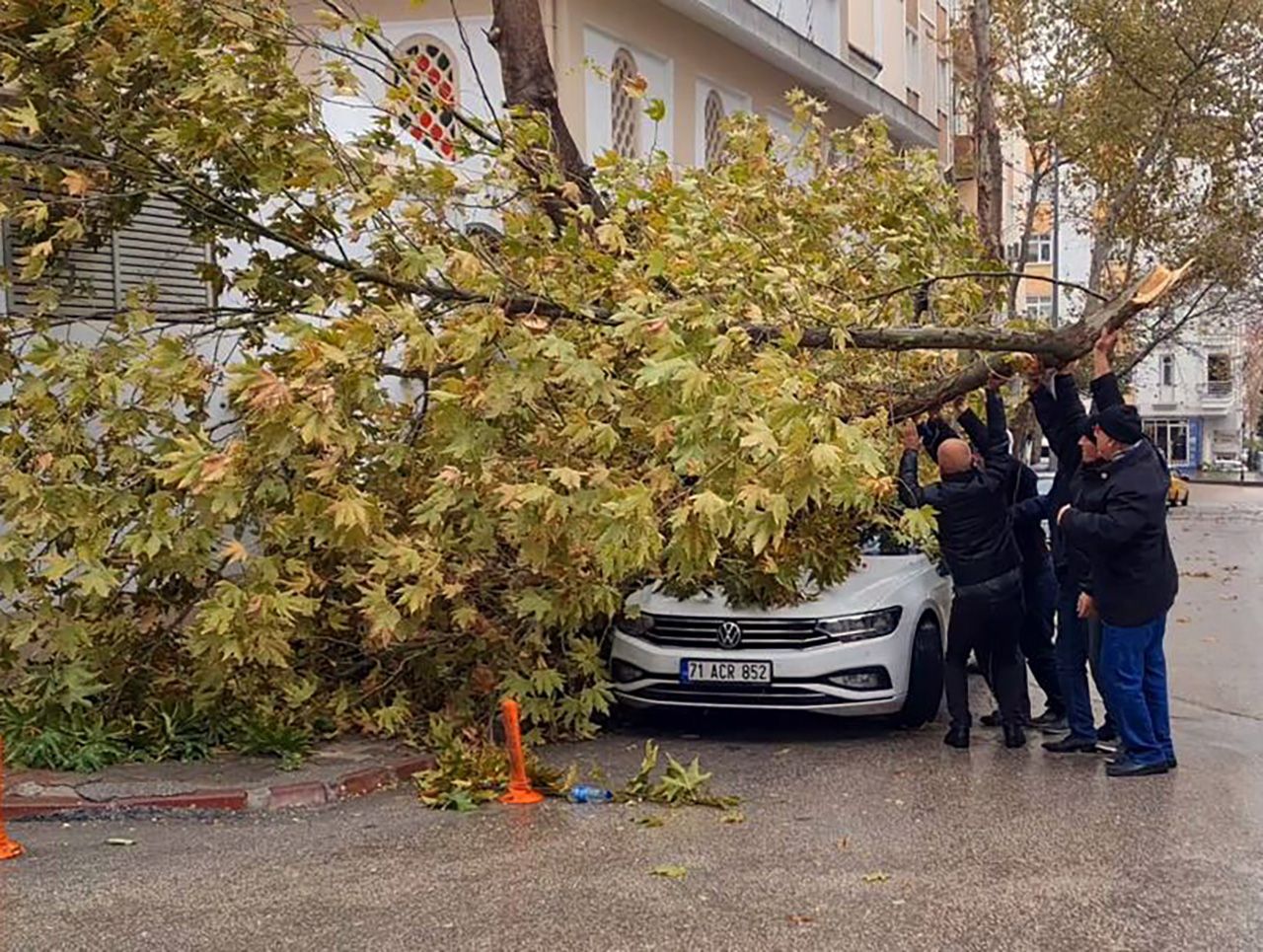 Meteoroloji'den İstanbul ve 23 il için hava durumu uyarısı! 11