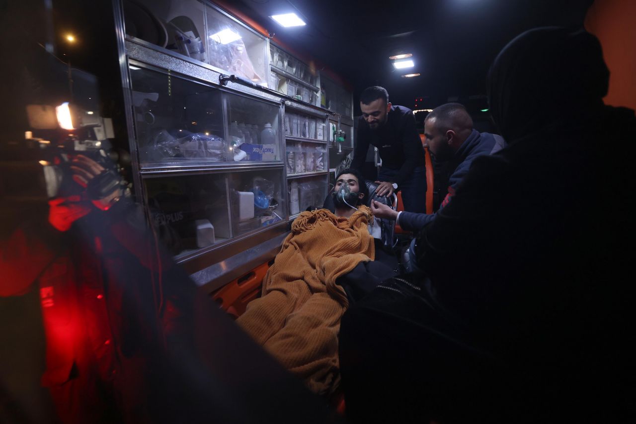 İsrail hapishanelerindeki 33 Filistinli çocuk ve kadın esir serbest bırakıldı 19