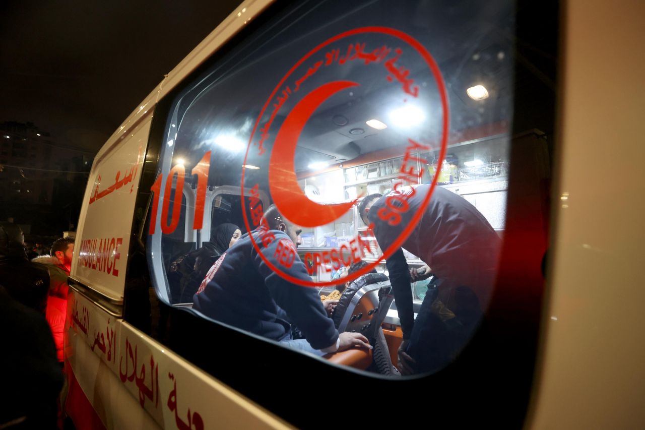 İsrail hapishanelerindeki 33 Filistinli çocuk ve kadın esir serbest bırakıldı 20
