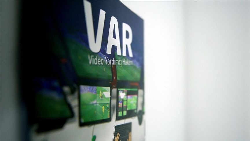 Hakemler beceremedi: VAR için pilotlardan yardım istendi 2