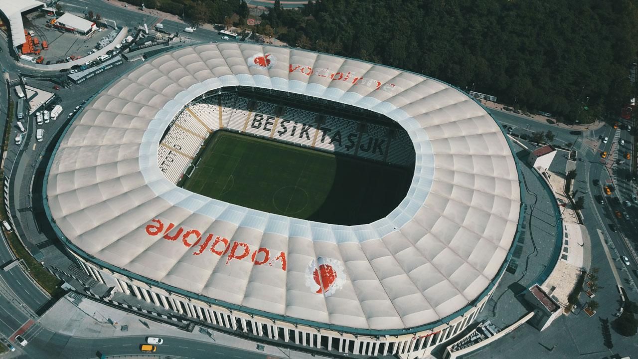 Beşiktaş'ın Tüpraş Stadı'nda yıkılma tehlikesi ortaya çıktı! Şok iddia herkesi şaşkına çevirdi: Taraftarlar endişeli 1