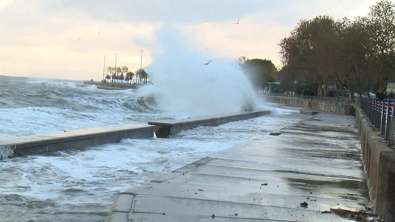 Meteoroloji İstanbul için hava durumu uyarısı yaptı! Fırtına şiddetli başladı! 5