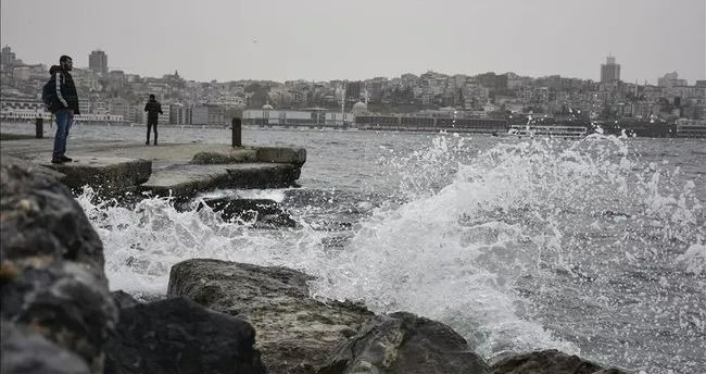 Meteoroloji İstanbul için hava durumu uyarısı yaptı! Fırtına şiddetli başladı! 9