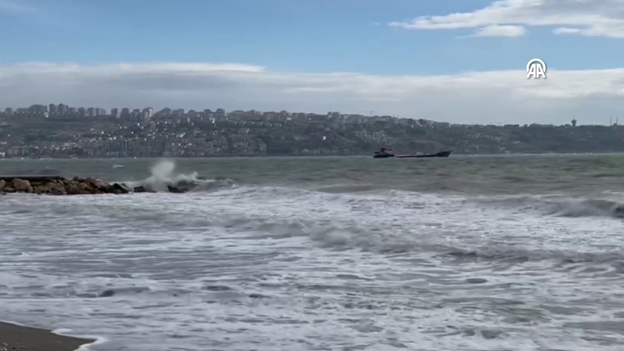 AKOM'dan uyarı: Dev dalgalar oluştu deniz ve hava trafiği durdu! 10