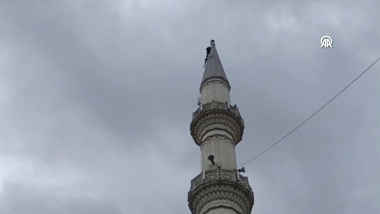 AKOM'dan uyarı: Dev dalgalar oluştu deniz ve hava trafiği durdu! 2