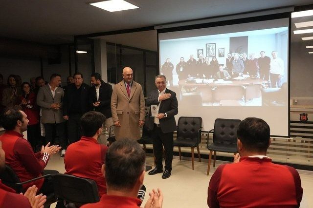 Beşiktaş Başkanı Ahmet Nur Çebi'den sporculara veda ziyareti 2